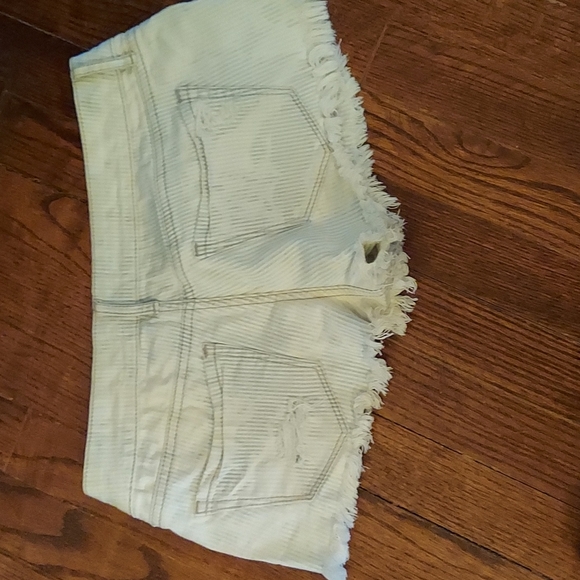 ROXY SHORTS SIZE 1 - Picture 4 of 5